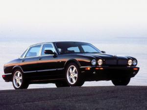 Jaguar XJR 1997 года (US)
